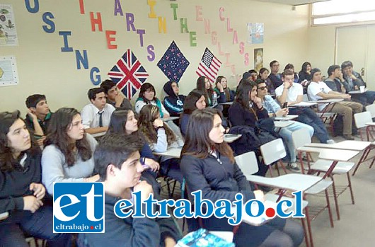 Los talleres finalizan este mes y tuvieron como objetivo acercar el idioma y la carrera a jóvenes estudiantes de enseñanza media del Valle de Aconcagua.