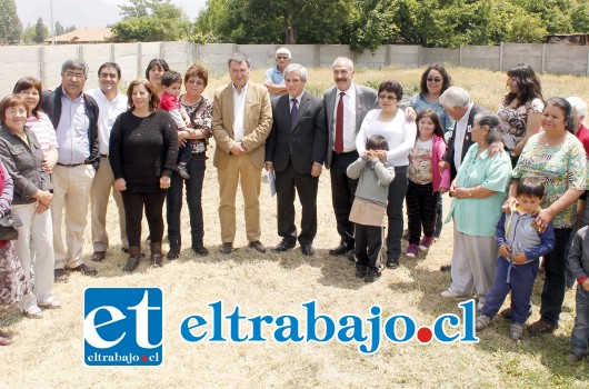 Felices se mostraron los vecinos de la comunidad de San Rafael, ante el anuncio de que podrán acceder a fondos para construir finalmente su sede comunitaria.