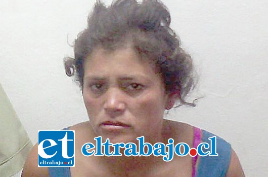 Cecilia Escobar Aguilera, alias ‘La Chana’, fue detenida cuando acudió a recoger las especies, siendo acusada de cémplice en la estafa telefónica cometida la tarde de ayer martes en San Felipe.