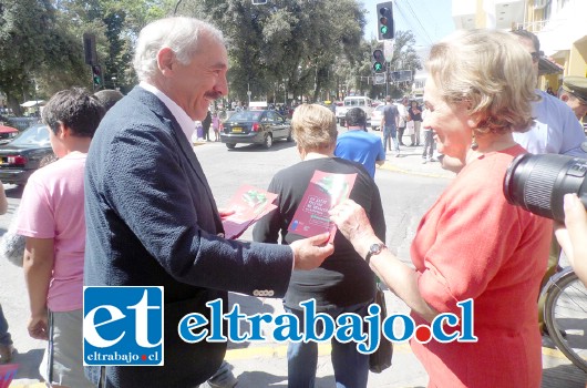 Alcalde Patricio Freire Canto se hizo parte de la Campaña Nacional En estas fiestas no regales tu Seguridad y entregó volantes de autocuidado en pleno centro de la ciudad.