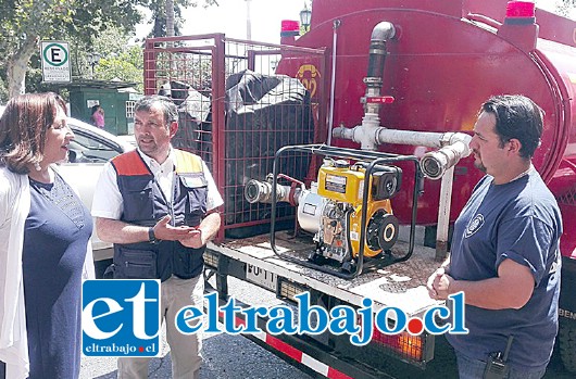 Autoridades hicieron entrega de una motobomba al Cuerpo de Bomberos de Los Andes.