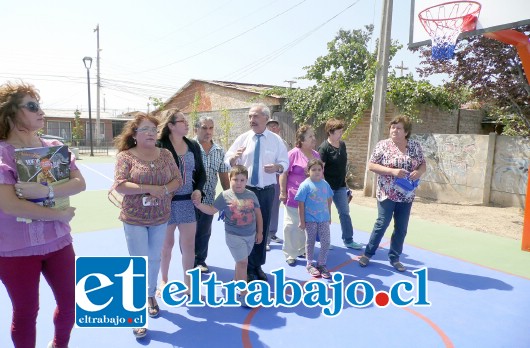 Alcalde de San Felipe Patricio Freire recorrió las mini-canchas ubicadas entre Abdón Cifuentes y Francisco Viveros.