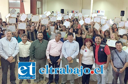 En la Cámara de Comercio de San Felipe se llevó a cabo la ceremonia de certificación de 197 usuarios del programa de Fosis Yo Emprendo Semillas.