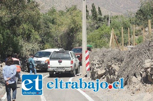 Indignación hay en los vecinos de Los Patos quienes no están conformes con las obras de asfalto que se realizaron en el único camino que posee esa localidad.