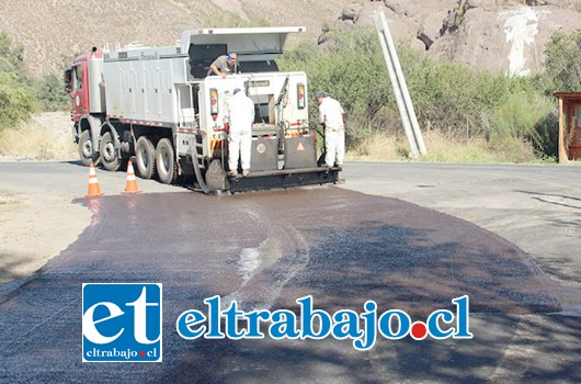 Los trabajadores de Vialidad se han visto trabajando en diversos sectores de Putaendo, desarrollando trabajos de recarpeteo de calles.