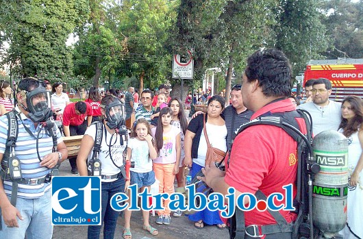 SE LLEGA LEJOS.- Posteriormente se colocaron el equipo y pudieron manejarlo con relativa facilidad.