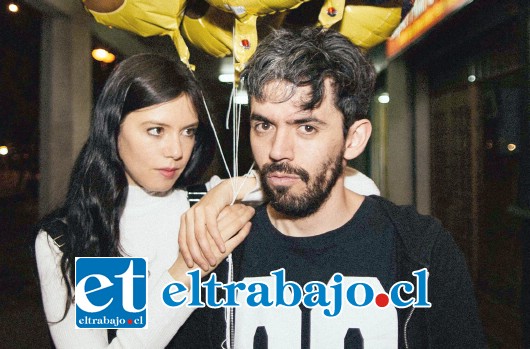 COMO LA ESPUMA.- En la gráfica, Mariana Montenegro y Milton Mahan en una foto personal compartida a Diario El Trabajo.