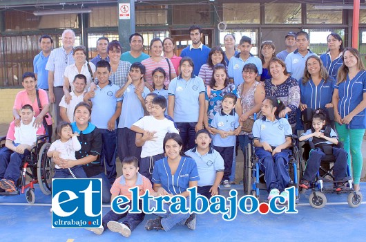 PRIMERA GENERACIÓN.- Ellos son parte de la matrícula de la Escuela Especial de Santa María, nuevos chicos con muchas ganas de triunfar.