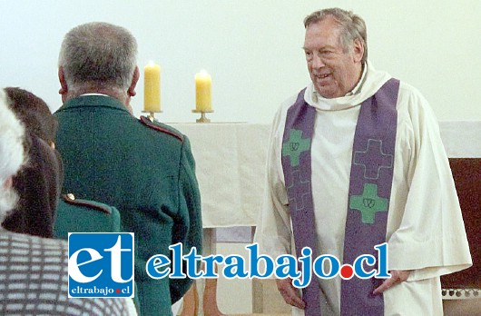 Padre Gerardo Joannon formó parte de la misa del sábado por primera vez en la Parroquia de Santa María.