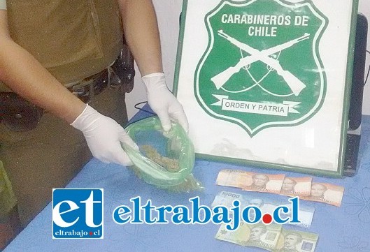 Personal de Carabineros de la Subcomisaría de Llay Llay incautó 28 gramos de marihuana y dinero en efectivo como medio de prueba para la acusación de microtráfico.