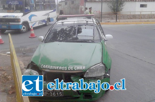 La Patrulla de Carabineros impactó contra la camioneta la tarde de ayer domingo en avenida Yungay esquina Chacabuco en San Felipe.