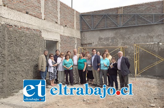 Diversas autoridades realizaron una visita a las obras de reposición de la sede comunitaria de La Santita.