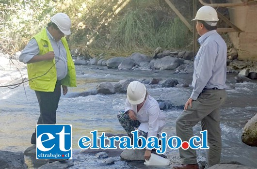 Las muestras se tomaron en 12 puntos de la zona de Aconcagua, con el fin de investigar las condiciones en que quedó el agua luego del derrame.