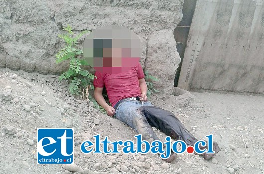 Posiblemente peruano sería el joven hallado muerto la mañana del miércoles, apoyado en un muro de adobe, en el sector San Rafael.