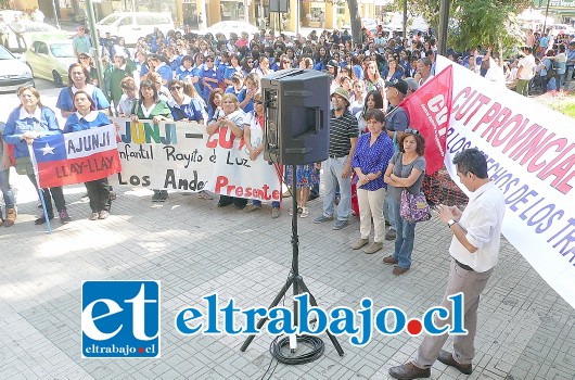 Más de 500 trabajadores de distintos servicios públicos, marcharon por San Felipe para exigir reivindicaciones laborales de distinta índole.