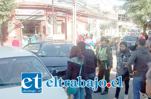 Una colisión entre un vehículo particular y un colectivo se produjo en la esquina de calles Traslaviña con Merced de San Felipe.