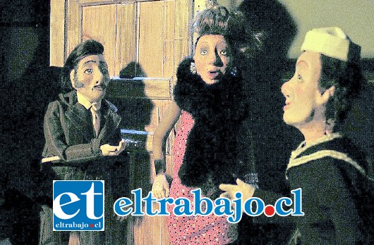 HABRÁ QUE VERLA.- La Compañía Teatrino de la Memoria, bajo la dirección de Isis Maldonado, da vida a 15 marionetas para adultos en un espectáculo lleno de glamur.