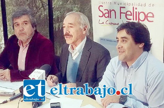 El alcalde Patricio Freire, el Secplac, Claudio Paredes, en conferencia con el encargado regional de la Subsecretaría de Desarrollo Regional, Eduardo Pastén, informando la inversión que la Subdere hará para financiar diversos proyectos de San Felipe.