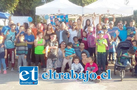 Con el apoyo de autoridades locales, la exagrupación Autismo San Felipe Aconcagua, hoy funciona como Fundación Soñarte y en el Proyecto Casa Azul pretende otorgar atención a más de 100 niños con este síndrome.