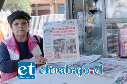 COMERCIANTE AFECTADA.- Doña Úrsula Pizarro es una fiel suplementera de Diario El Trabajo, a quien le dañaron su kiosco durante el pasado fin de semana.