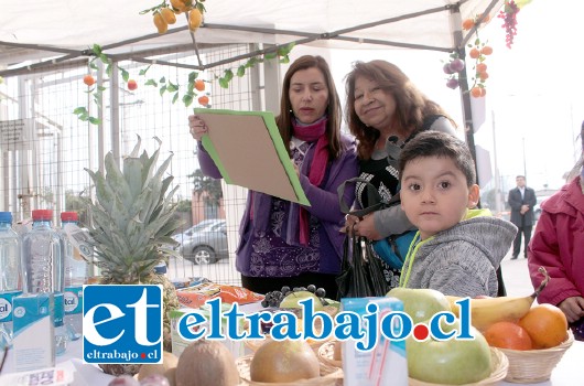 DÍA SALUDABLE.- El pequeño Vincent Araya también estuvo muy atento a las charlas que las nutricionistas dieron a todos en esta celebración del Día del Nutricionista 2016.