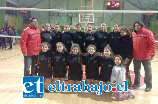 Durante este fin de semana, el equipo de voleibol sub 15 del Liceo Cordillera fue coronado campeón del IV Festival Deportivo en Aysén 2016.