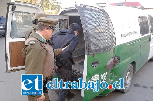 El imputado luego de ser reducido por las víctimas fue entregado a Carabineros (Foto Archivo).