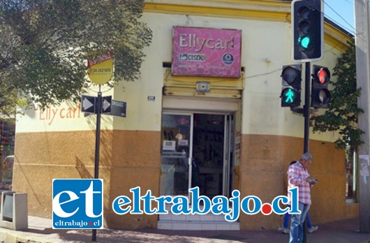 Este martes la víctima de turno fue tienda Ellycarl ubicada en calle Santa Rosa esquina Rodríguez.