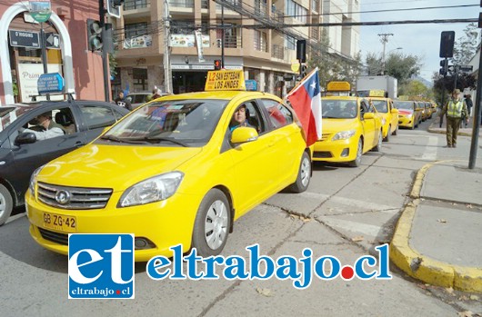 La circulación por el centro de Los Andes quedó paralizada con la manifestación de los transportistas.