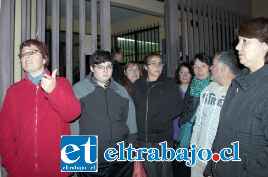 CIERRE INMINENTE.- Muchos de los apoderados del Colegio Horizonte aseguran estar más que indignados por el cierre anunciado de esa casa especial de estudios.