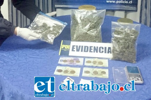 El grupo especializado de la PDI, incautó 161 gramos de marihuana, una pesa digital y dinero en efectivo desde la vivienda del imputado ubicada en la población 28 de Marzo de Llay Llay.