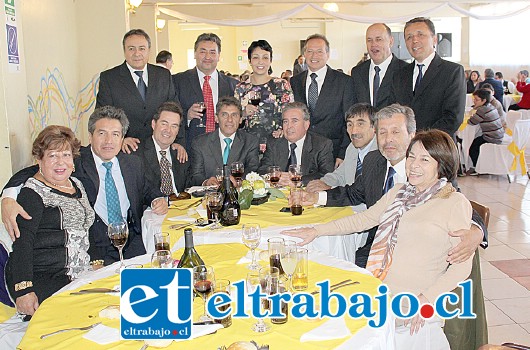 Cientos de exalumnos del Liceo de Hombres se reúnen cada año para el aniversario del establecimiento, para recordar a aquellos compañeros que formaron parte importante de sus vidas. (Archivo).