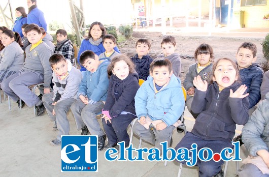 Con una sencilla, pero muy emotiva ceremonia, la Escuela Viña Errázuriz de la comuna de Panquehue celebró su aniversario Nº 112.