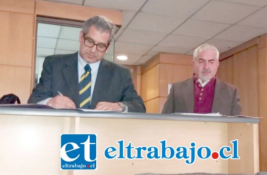 EUGENIO CORNEJO.- Este viernes 1 de julio, el exconcejal Eugenio Cornejo Correa, inscribió su candidatura a la Alcaldía de la ciudad de San Felipe.