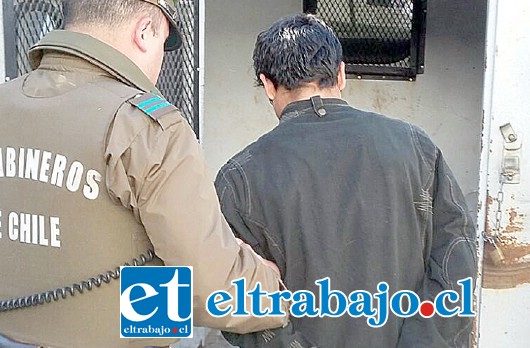 Carabineros logró la captura del antisocial al momento que ejecutaba el delito en pleno centro de la comuna de San Felipe. (Foto Archivo).