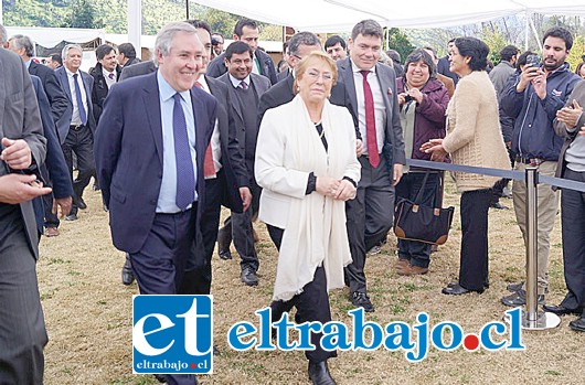 En una repentina visita la Presidenta Bachelet llegó hasta Calle Larga a celebrar el Día del Campesino.