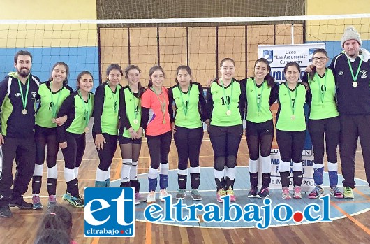 NUESTRAS CAMPEONAS.- Aquí tenemos a nuestras campeonas, ellas son las chicas U15 del Club San Felipe Voley de nuestro valle.