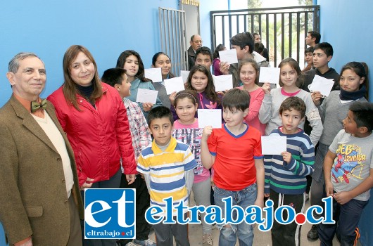 CARTAS PARA COSTA RICA.- Ellos son los niños sanfelipeños que han escrito cartas para intercambiarlas con escolares de escuelas de Puerto Limón, pues quieren conocer cómo se vive la vida escolar en ese país centroamericano.