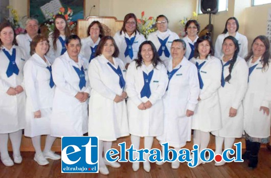 SIEMPRE DE BLANCO.- Ellas son las Damas de Blanco, una fundación de bien social que opera en el Hospital San Camilo.