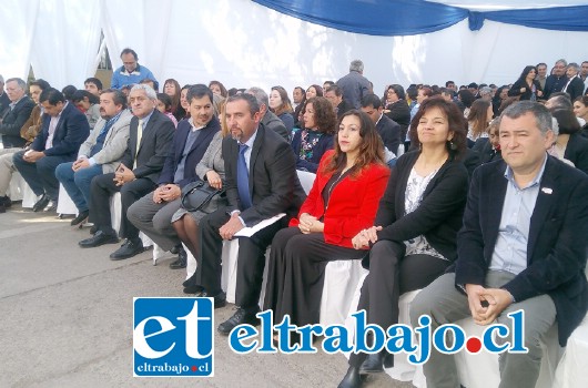 Gobernador de la Provincia de San Felipe Eduardo León, Vilma Olave, directora del SSA, junto a autoridades, funcionarios del HSC y usuarios del recinto inauguraron Uci pediátrica.