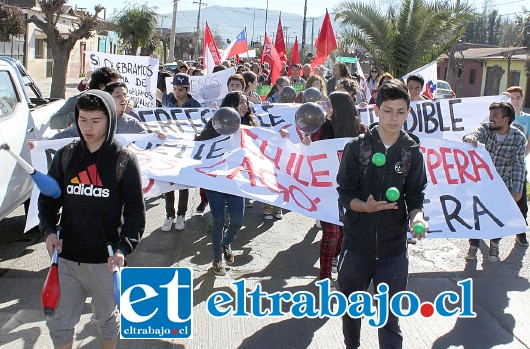 INDIGNADOS.- Esta vez fueron menos los participantes, pero no por ello menos indignados contra el sistema.