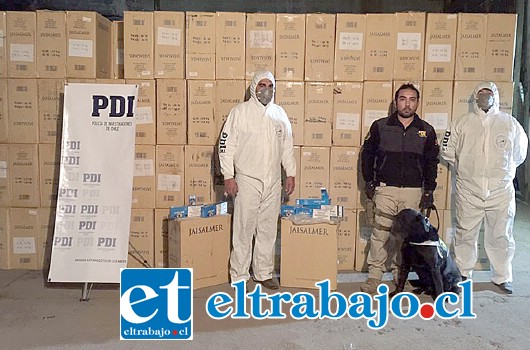 En total se incautaron 30 mil cajetillas de cigarrillos de la marca ‘Jaisalmer’ que venían ocultos de contrabando entre la carga de un camión.