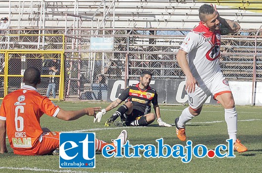 El gol de Sebastián Zúñiga llegó en los descuentos y dejó al Uní en la parte alta del torneo. (Foto: Patricio Aguirre).