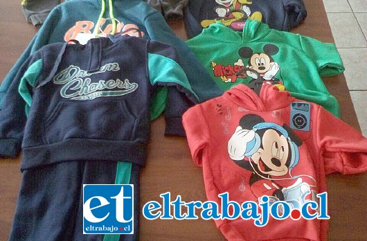 El antisocial fue capturado portando este vestuario para niños, robado desde el centro de la comuna de San Felipe.