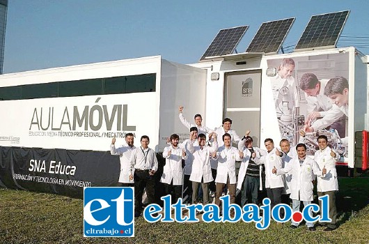 IMPRESIONANTE.- Así luce esta imponente aula móvil de SNA Educa, gigante del aprendizaje que viajará a varias comunas y pronto estará instalada durante cuatro meses en nuestra Escuela Industrial de San Felipe.