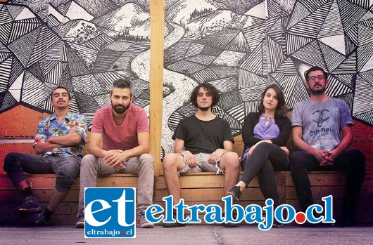SIEMPRE DHÁRMICO.- Batería, Fernando Salazar; Bajo, Sergio Contreras; Guitarra, Cristóbal Gaete y Rodrigo Contreras y Diego Muñoz en el teclado.