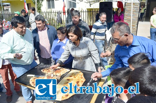 En la actividad se efectuaron juegos típicos; como el trompo, palo encebado, tirar la cuerda, el volantín más hermoso, la empanada más grande.