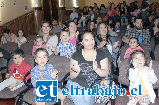 TAMBIÉN PROTAGONISTAS.- Los niños ayudaron finalmente al rescate del abuelo secuestrado, un clásico del teatro infantil de todos los tiempos.