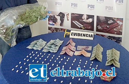 El Grupo Microtráfico Cero de la PDI de San Felipe incautó las sustancias ilícitas, plantas de Cannabis Sativa y el dinero en efectivo desde el interior de una vivienda en la población Manso de Velasco.