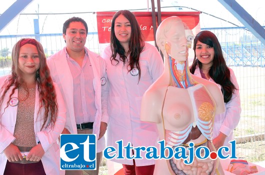 NUESTRO CUERPO.- La anatomía humana, también fue objeto de investigación científica en esta feria escolar de la ciencia.